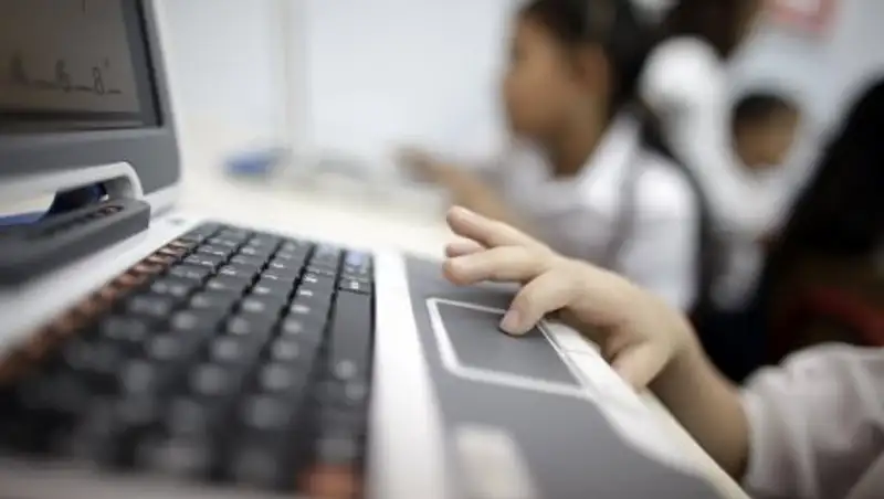 Как сдать документы для зачисления ребенка в школу онлайн