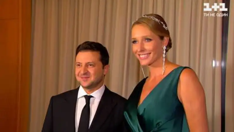 В Сеть попало видео с закрытой вечеринки Зеленского и его партии