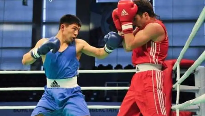 Берик Абдрахманов вышел в четвертьфинал чемпионата мира по боксу, фото - Новости Zakon.kz от 22.10.2013 21:00