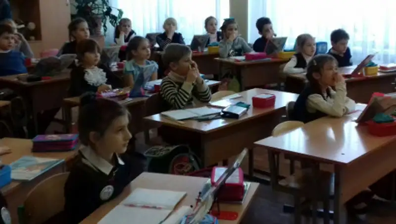 Учительница хотела пригрозить родителям ученицы, а спровоцировала скандал