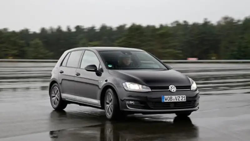 Volkswagen сделал Golf «мягким» гибридом