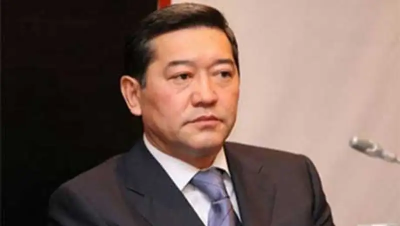 Серик Ахметов объявил выговор порядка 30 чиновникам