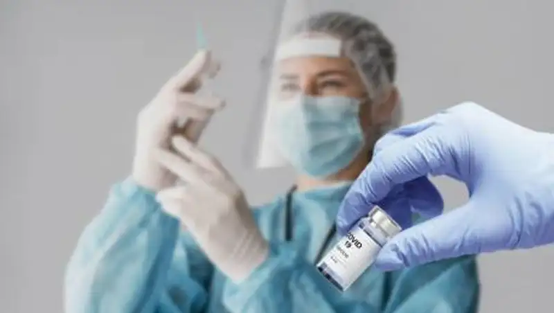 Иностранных студентов и мигрантов в Казахстане будут прививать бесплатно