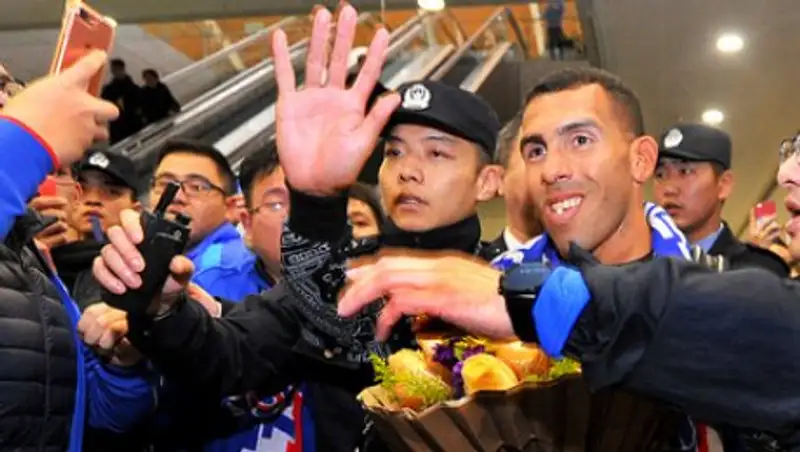 Иностранцев, въезжающих в Китай, обяжут сдавать отпечатки пальцев