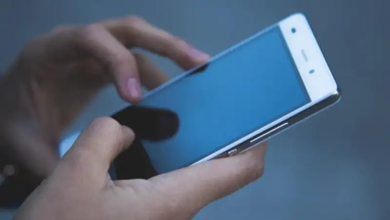 Проблемы с мобильной связью наблюдают казахстанцы с утра