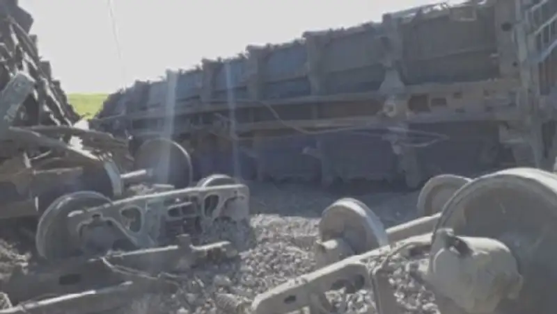 Пассажиры опоздавших из-за аварии поездов в Жамбылской области получат компенсацию