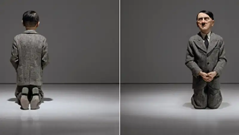 Статую Гитлера на коленях выставили на аукцион за 15 миллионов долларов