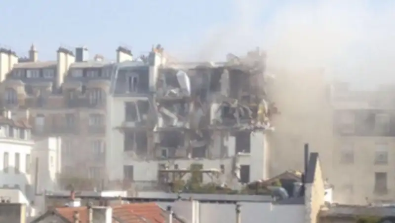 В центре Парижа прогремел мощный взрыв