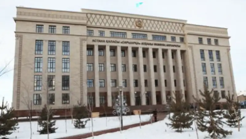 Задержанного замакима района Астаны отстранили от должности