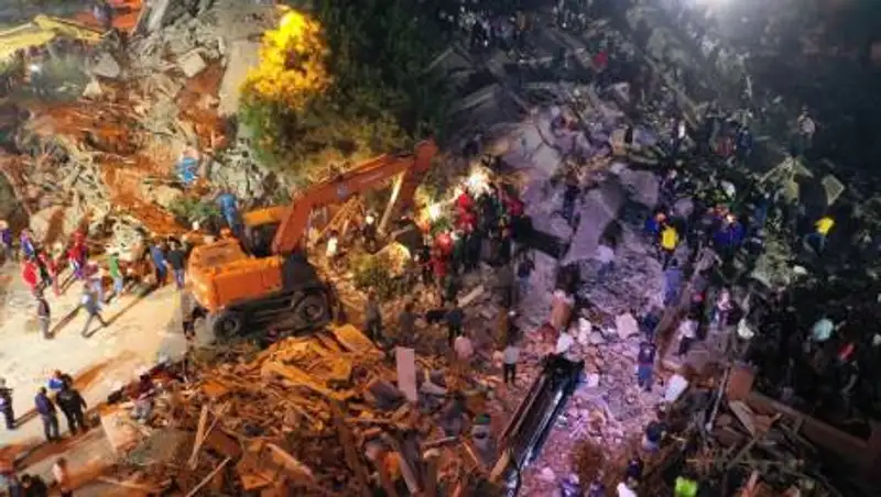 Число погибших при землетрясении в Измире возросло до 35