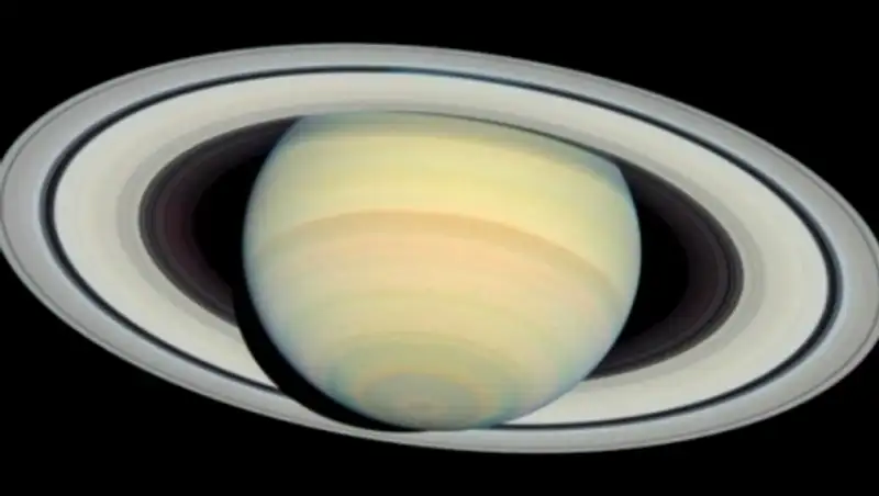 Самое большое кольцо Сатурна оказалось ещё больше