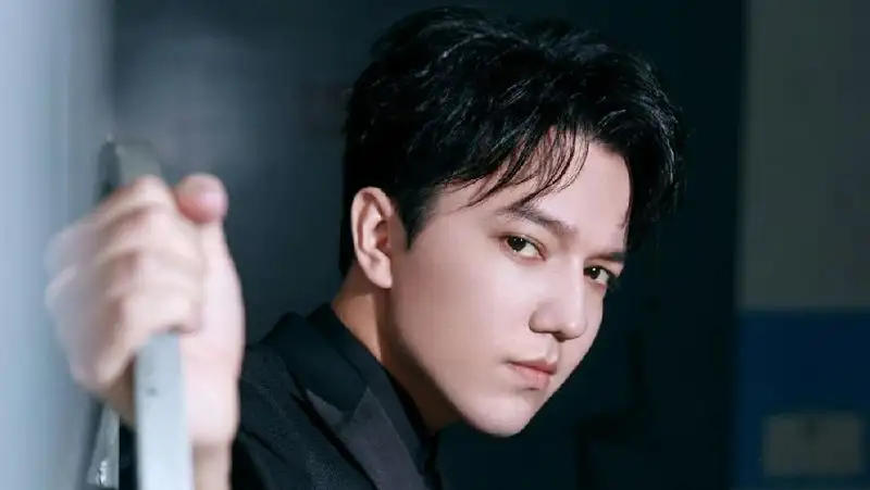 Димаш Кудайберген опубликовал архивное видео