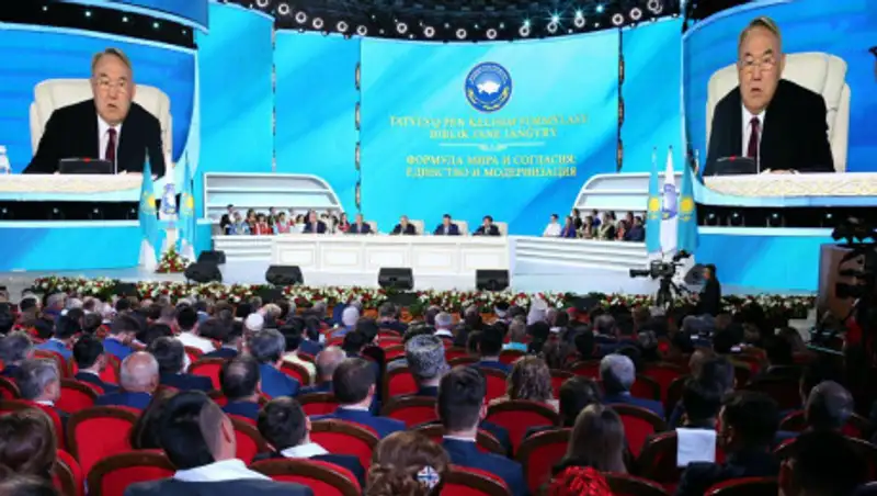 Назарбаев поручил АНК и Nur-Otan регламентировать деятельность общественных советов