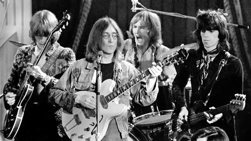 В новой песне The Beatles использовали ИИ для извлечения голоса Леннона