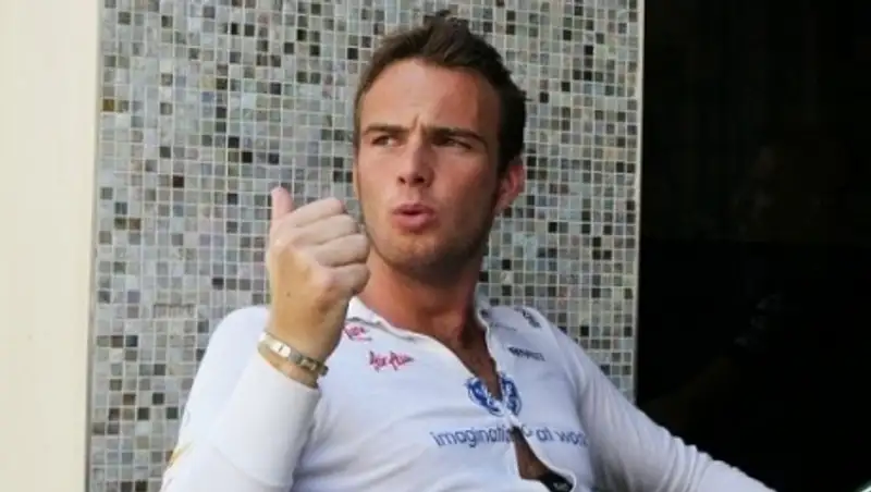 Голландский гонщик «Формулы-1» отсудил свое место в болиде