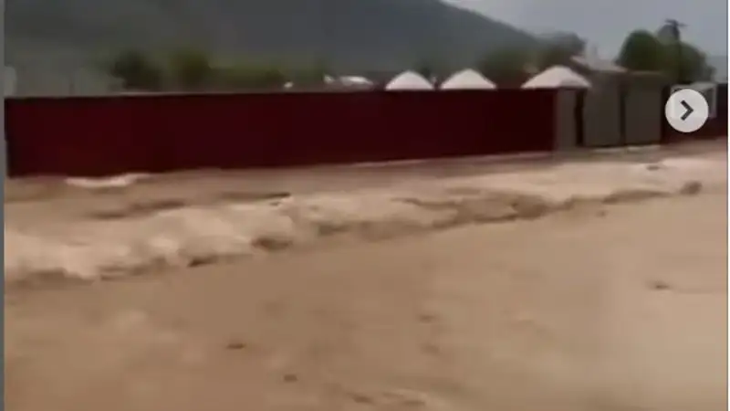 В Алматинской области ливневый сток повредил дорогу