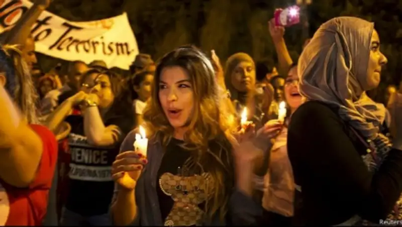 В тунисском Сусе прошел марш против террора