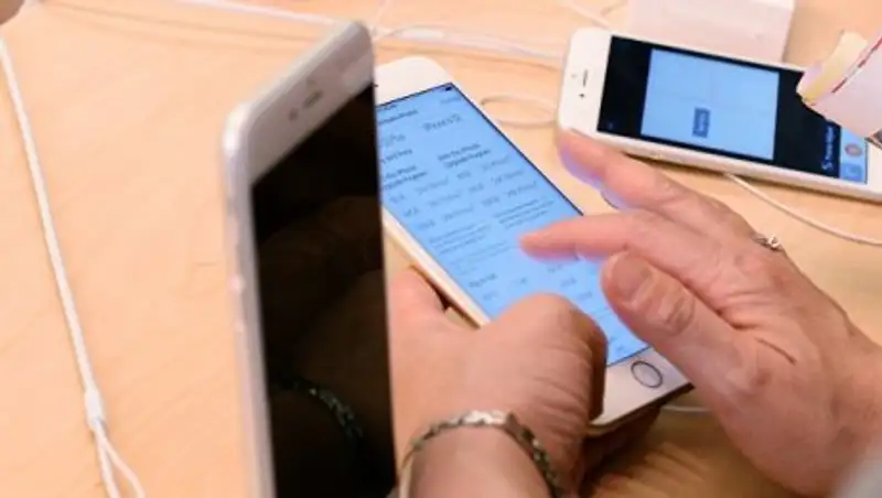 Apple признала, что искусственно замедляет работу старых моделей iPhone