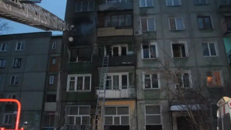 В Усть-Каменогорске горел жилой дом: эвакуировано 11 человек