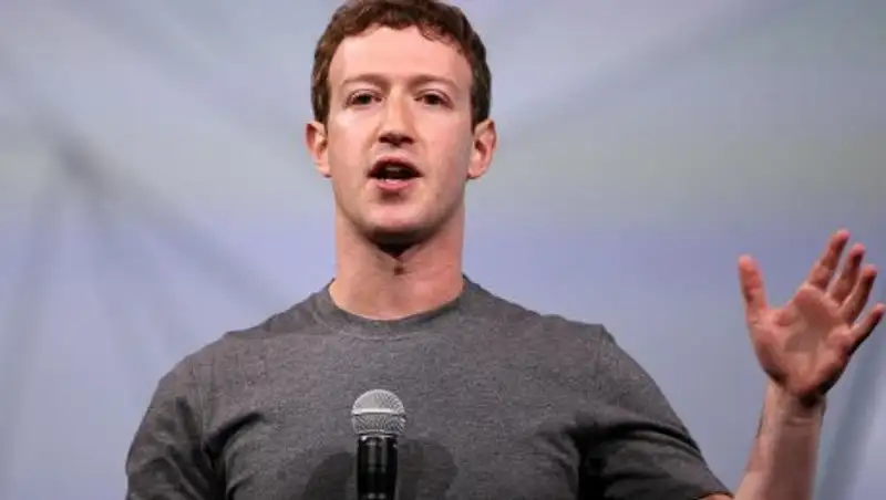 Акционеры Facebook предложили снять Цукерберга с поста председателя правления соцсети