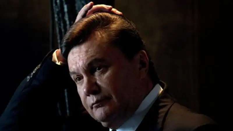 Суд Киева арестовал дом, квартиру и корабль Януковича