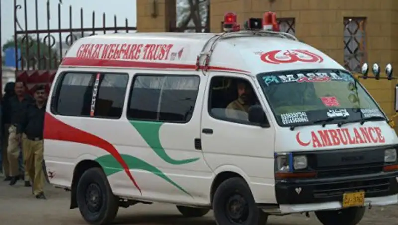 В Пакистане на пути поезда прогремели два взрыва, погибли четыре человека