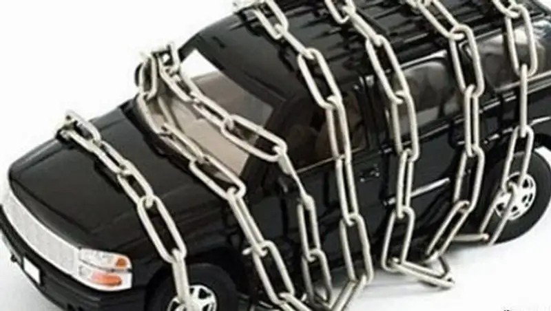 В Алматы частный судебный исполнитель пытался изъять авто должника за неуплату штрафа 