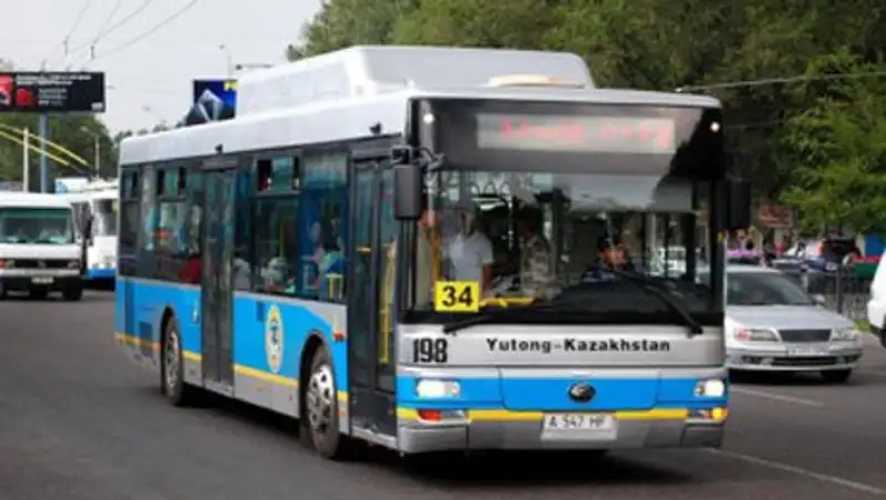 Алматинские водители автобусов получают до 300 тысяч тенге в месяц