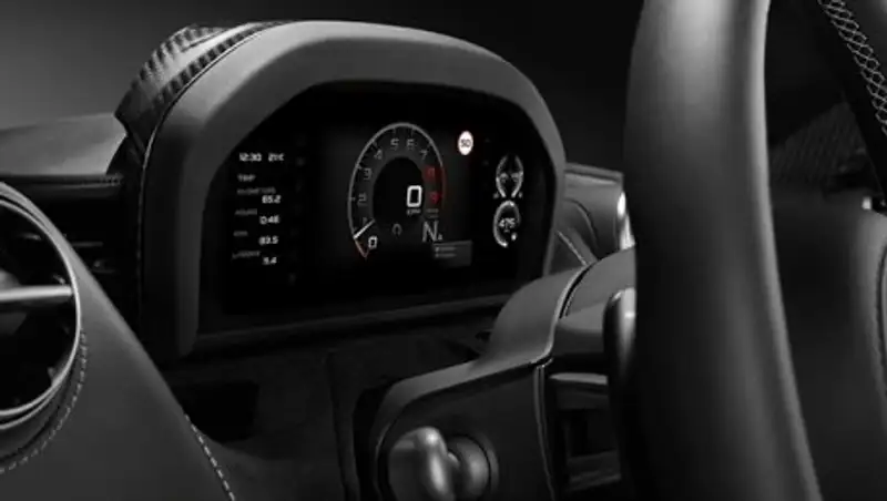 Новый McLaren получил складную приборную панель