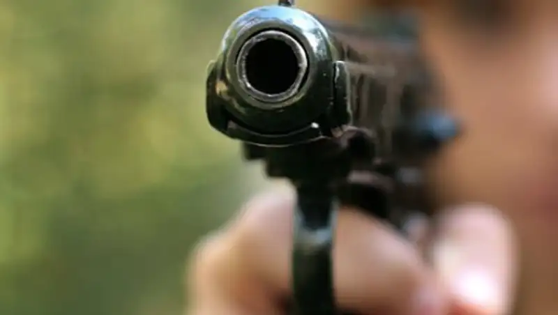 Врачи рассказали о состоянии девочки, которой выстрелили в глаз в Костанае