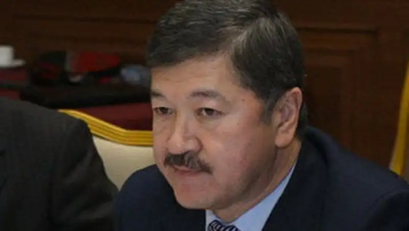 ФНБ завершил сделку по продаже Утемуратову госпакетов акций в Альянс Банке и Темiрбанке
