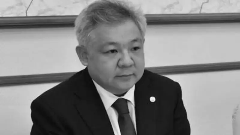 Сенаторы выразили соболезнования в связи с кончиной Асхата Нускабая