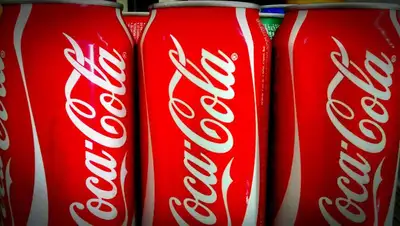 Coca-Cola  может покинуть Россию, фото - Новости Zakon.kz от 05.05.2022 01:23