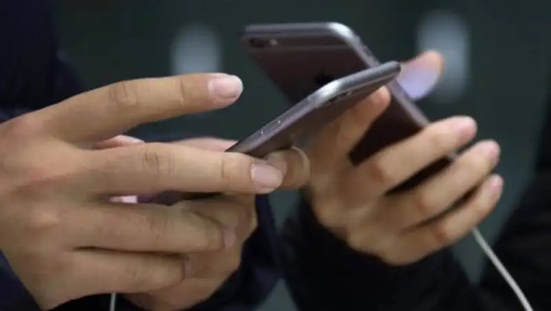 Сотовые телефоны можно зарегистрировать онлайн и через СМС