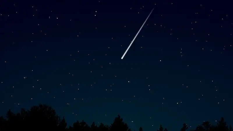 Возможный метеорит заметили в небе жители Иркутска