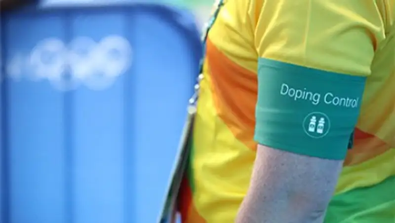 Медведев рассказал о пичкающих российских спортсменов допингом подонках