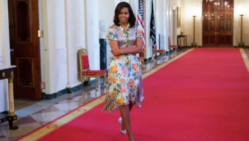 Мишель Обама прервала поездку по Ближнему Востоку из-за песчаной бури