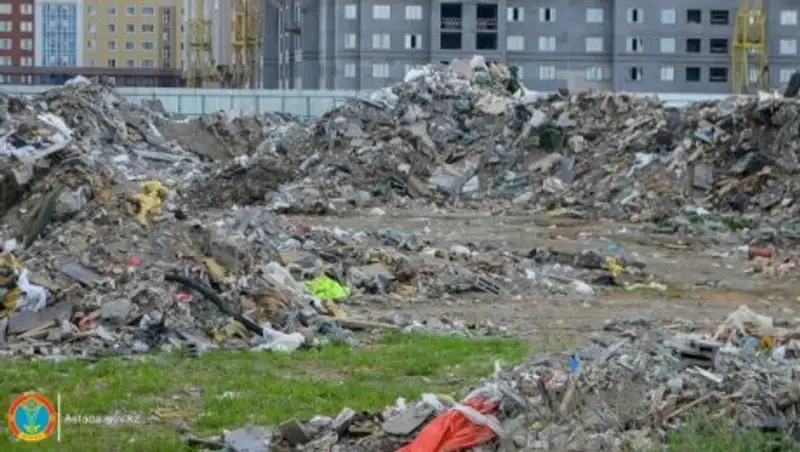 В столице выявляют несанкционированные свалки мусора