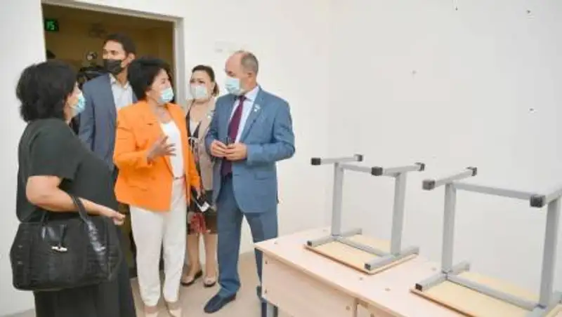 Мажилисмены проверяют готовность школ к новому учебному году