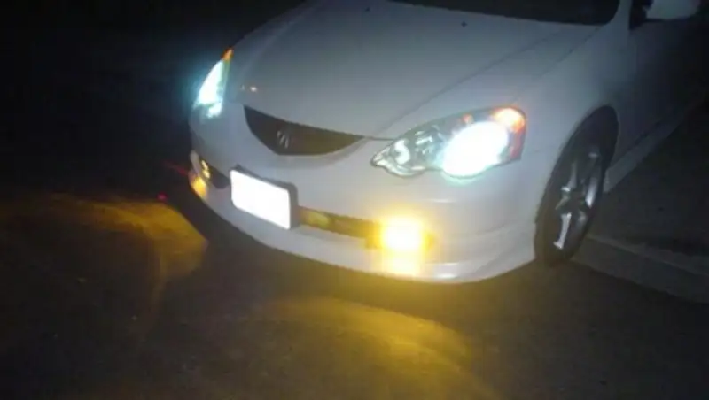 Ближний свет фар в светлое время суток включать не обязательно, - юрист М.Кленчин