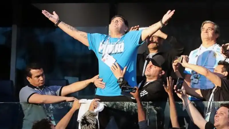 Марадона предложил $10 тысяч за информацию о распространителе слуха о его смерти