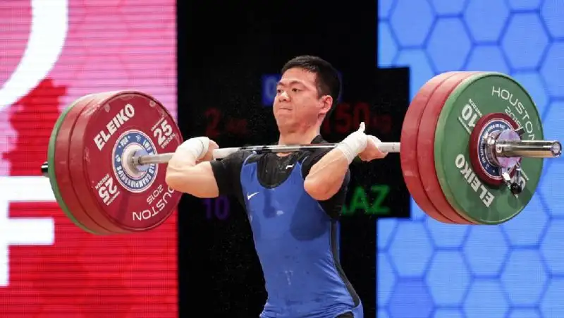Штангист Арли Чонтей оказался сильнейшим на Играх исламской солидарности