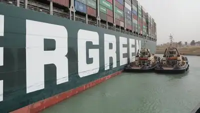 Suez Canal Authority via AP, фото - Новости Zakon.kz от 13.04.2021 14:58