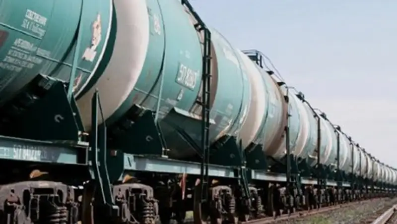 В Казахстане планируют отменить запрет на экспорт светлых нефтепродуктов