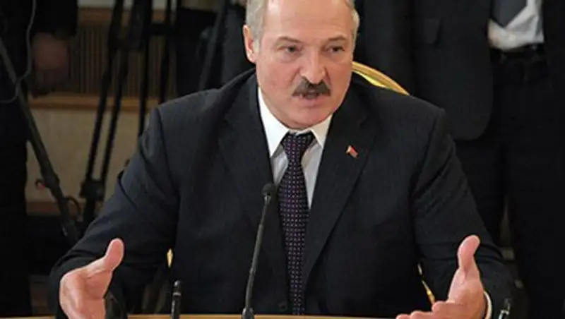 Лукашенко выразил готовность послать миротворцев на Украину