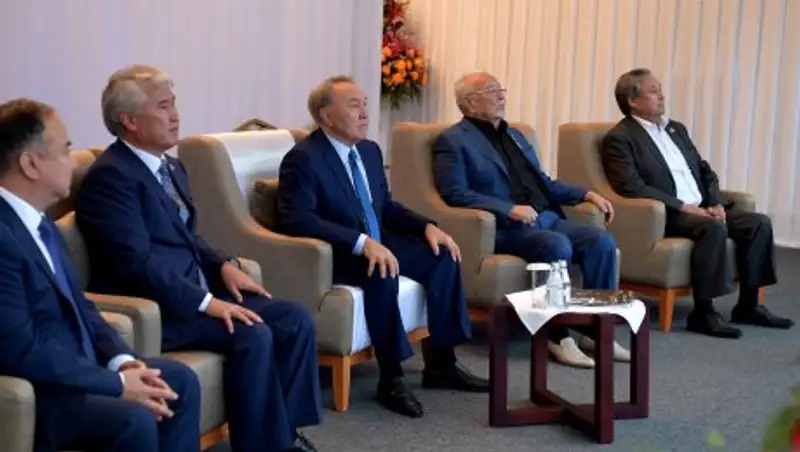 Глава государства посетил оперу «Биржан-Сара»