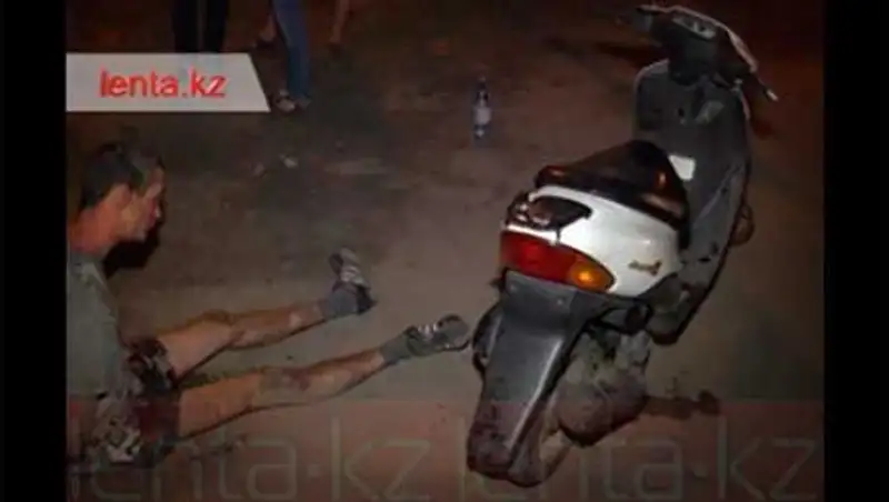 В Алматы владелец мопеда сбил пожилую женщину