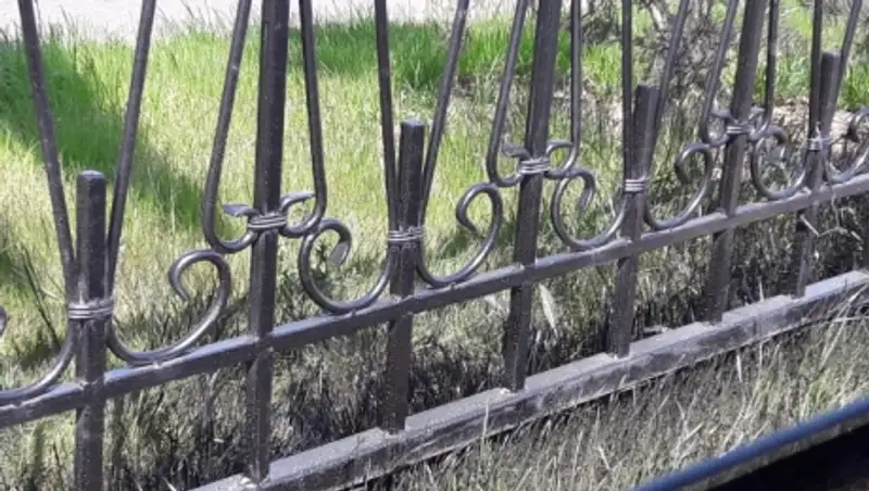 МВД согласилось заменить разделительные ограждения улиц Алматы на более безопасные