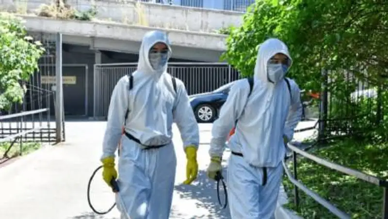 В Алматы возобновят дезинфекцию подъездов и дворов