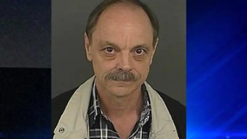 Пилота United Airlines арестовали за кастрацию трансгендера